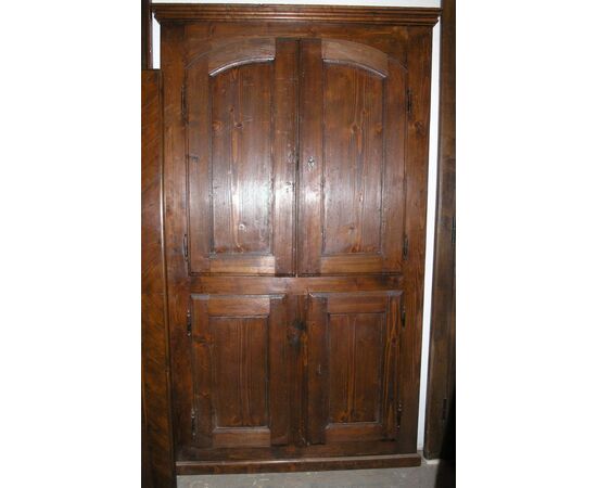 stip140 cabinet wall fir with four doors, mis. h cm225 x width. 125 cm