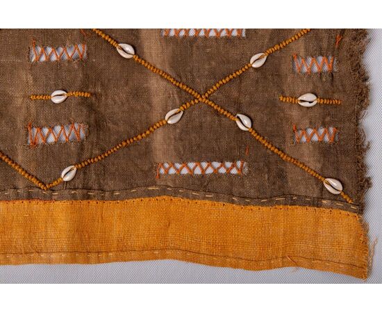 SHOWA tribal panel with shells - B / 1677-1     