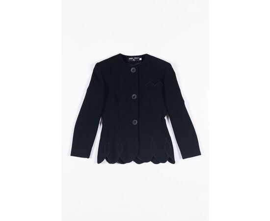 “Anni Folli” giacca nera profili merlati