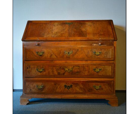 Ancient chest of drawers Lucchese     