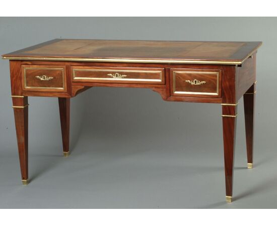 Louis XVI writing desk with leather top     