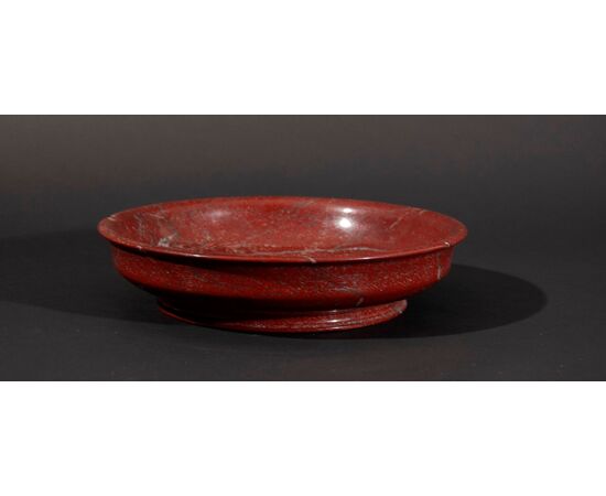 Italy, 18th century, Ancient bowl in red porphyry     
