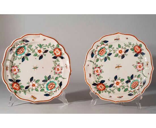 Manufacture by Pasquale Rubati, (Milan, 1760-1780), Pair of Majolica plates with &quot;alla Borbottina&quot; decoration     