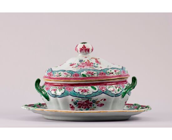 Casali e Callegari (Pesaro, 13 - 16 August 1776), Rose tureen and tray in polychrome majolica, dated and signed     