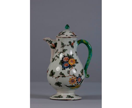 Faenza (XVIII Century), Coffee pot with polychrome majolica lid     