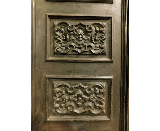 ptn123 sixteenth-century door with masks, measuring width 205 cm x H 245 cm