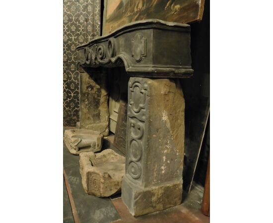 chp140 carved stone fireplace meas. width cm 160 xh 105 x prof. 32 cm     