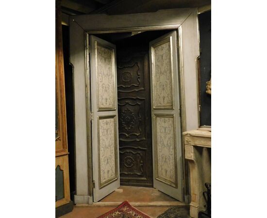 pts715 - n. 3 doors with painted frame, 18th century, cm l 200 xh 285     