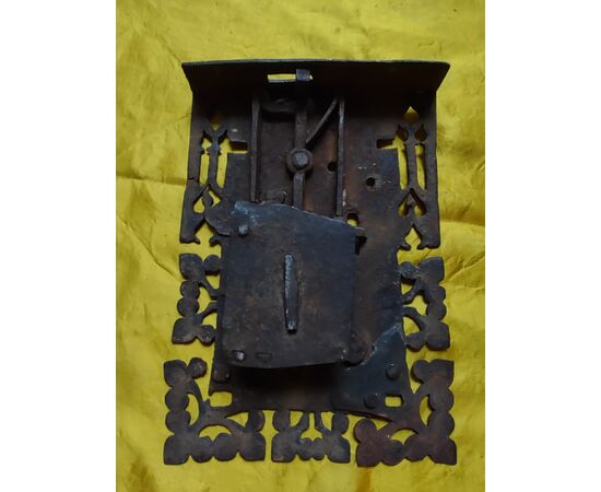 Splendida serratura gotica da cassapanca in ferro forgiato con drago