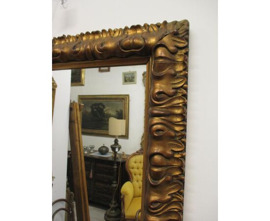 Carved gilded mirror, 600- mirror style - second half of the 20th century - beautiful!     