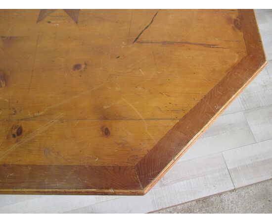 Octagonal table inlaid in maple larch fir walnut - 800 - round table     