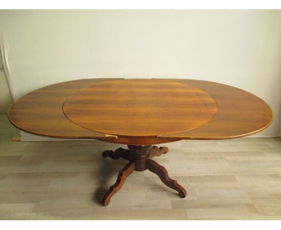Round table-round extendable walnut - veneered period 900     