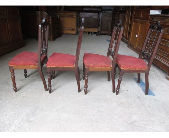 Group of four Louis Lewis chairs in walnut to be restored - half of the 19th century     