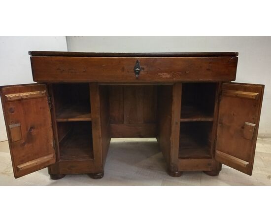 Desk in chestnut and walnut-stained fir - 800 - desk - center chair     