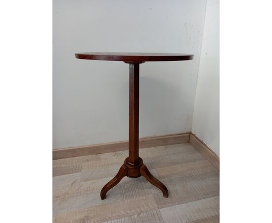 Walnut coffee table with briar top - flower stand - bedside table - late 19th century     