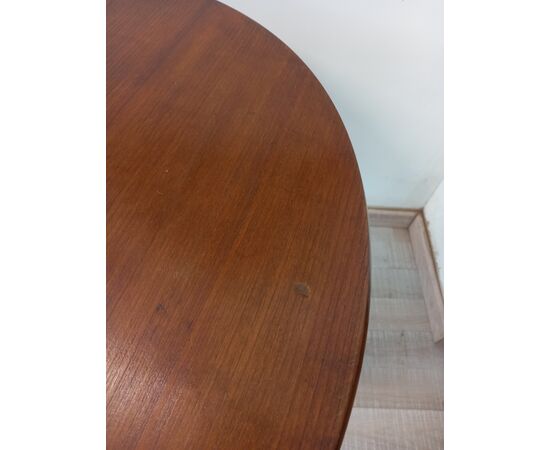 Round English coffee table - 81 cm round table - walnut stained beech - early 1900s     