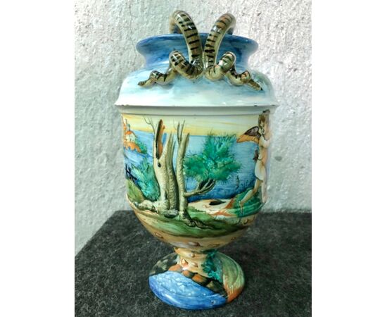 Majolica vase with snake handles and Urbino-style historiated decoration.Cantagalli manufacture.Florence.     