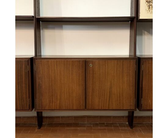 Large wall bookcase La Permanente Mobili Cantù from the 1950s     
