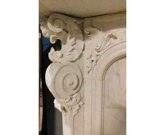 chm707 - camino in marmo bianco statuario, mis. cm l 250 x h 328 x p. 51  
