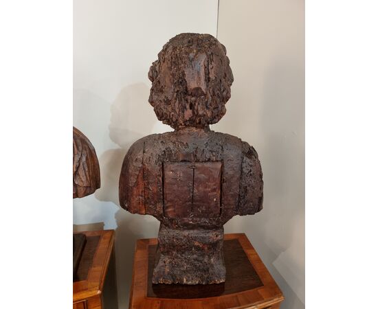 Coppia di busti porta reliquie in legno del' 600