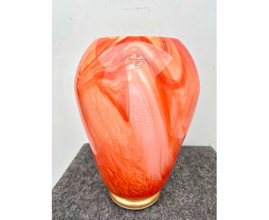 Vase in coated glass with milk and gold leaf variegations.Barovier manufacture     