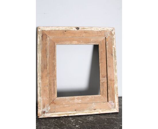Ancient splendid wooden frame painted in imitation marble from the 17th century Measurements 63.50 x 57 cm     