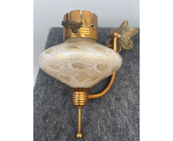 Wall lamp in heavy glass with bubbles, milk and gold leaf.Manifattura Salviati.Murano.     