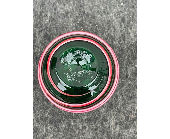 Piccolo vaso in vetro verde con spirale rossa.Manifattura Seguso.Murano.