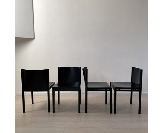Gruppo di quattro sedie legno nero