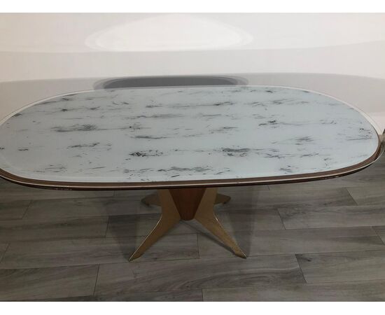 Tavolo ovale di design