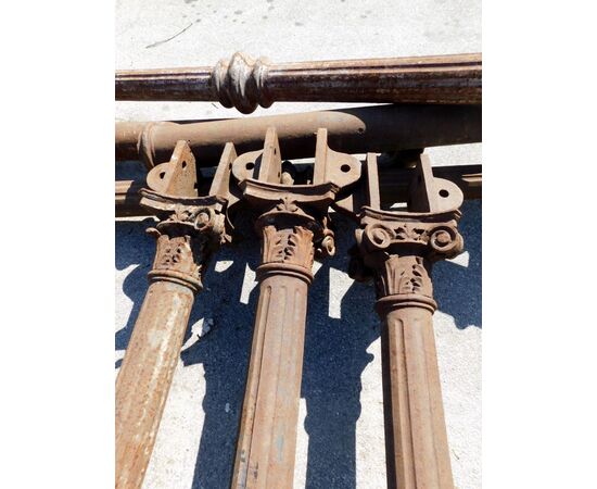 dars411 - n. 7 cast iron columns, period &#39;8 /&#39; 900, measure 32 x 544 cm     