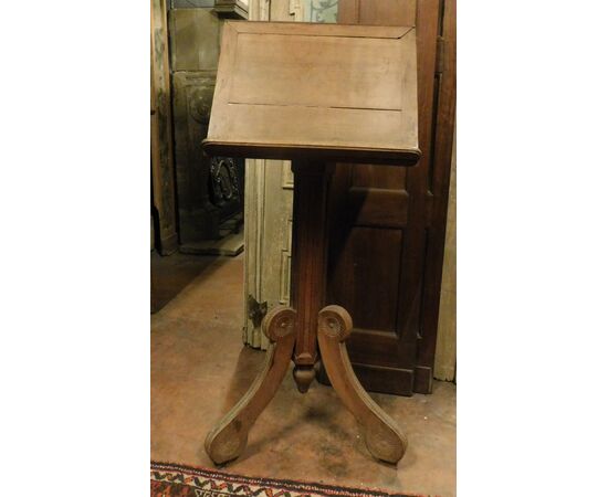dars459 - walnut lectern, 19th century, from Rome, size 60 xh 149 cm     