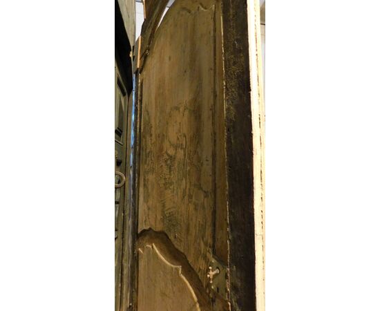 ptl570 - lacquered door complete with frame, 18th century, meas. cm l 130 xh 276     