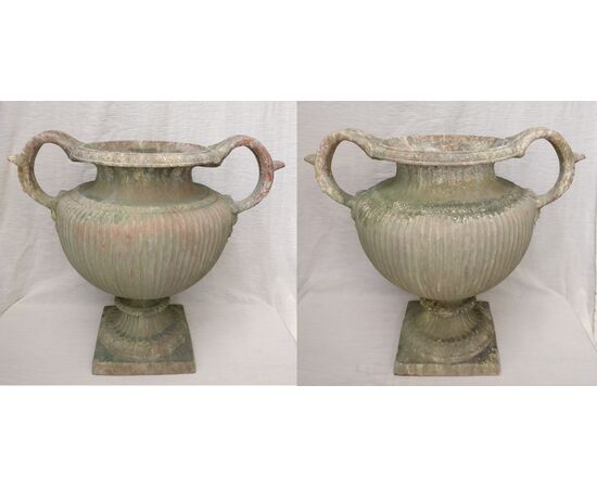 Raffinata coppia di Vasi in Terracotta - H 64 cm