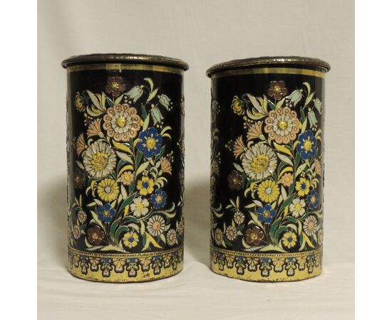 Pair of iron boxes with painted flowers h 25 cm     