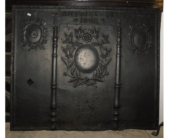p046 - cast iron fireplace bottom plate, size cm l 98 xh 82     