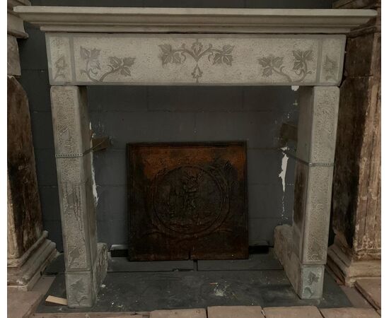 chp342 - stone fireplace, period &#39;7 /&#39; 800, cm l 125 xh 120 x d. max 30     