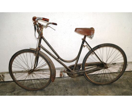 Bicicletta da donna anni 40-50 circa, da restaurare.