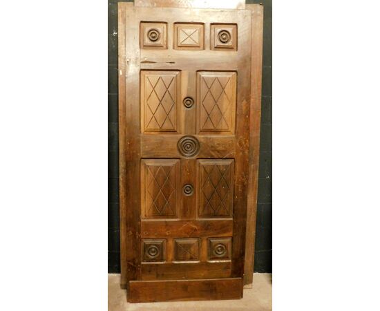 pti428 door with engraved panels in walnut mis. 80 xh 197 cm     