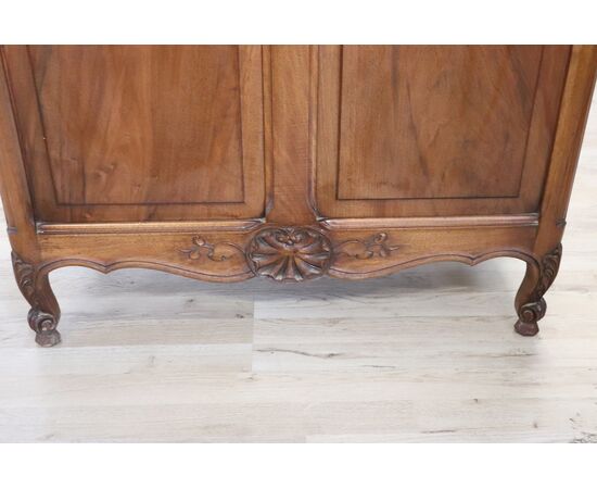 Small Provencal sideboard from the center in solid walnut early century. XX     