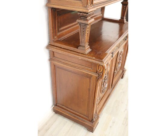 Imposing sideboard in solid oak carved antiques end of the 19th century. PRICE NEGOTIABLE     