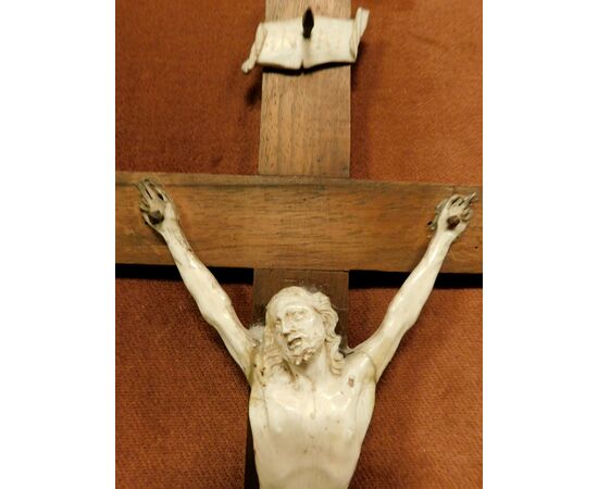 dars479 - ivory crucifix, 19th century, size l 35.5 xh 50.5     
