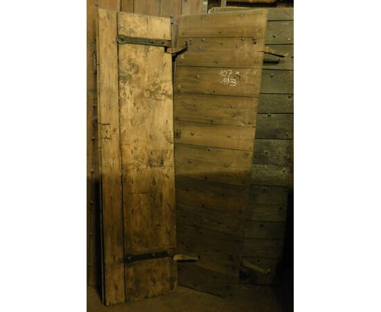 a ptir 436 - door with nails in chestnut wood, dimensions cm l 107 xh 193     