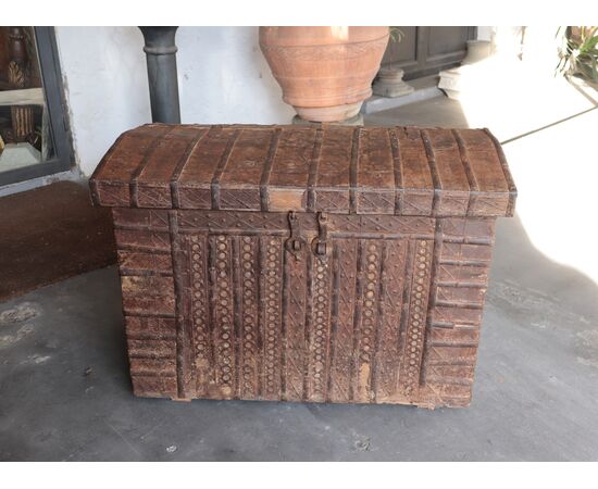 Ancient Indian trunk, &#39;800     