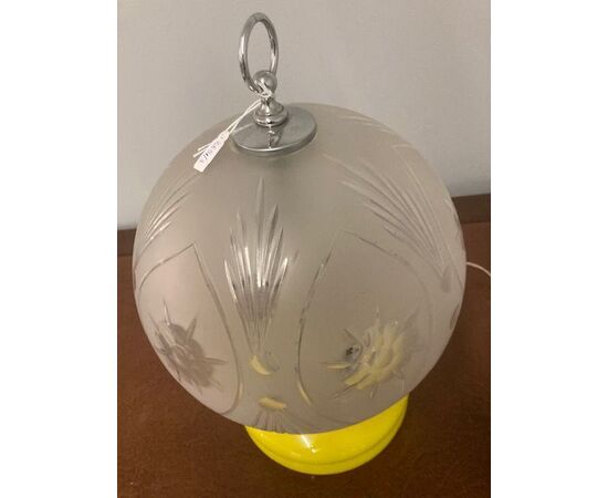 1970s modern table lamp. Vintage glass and yellow opaline. Double light.     