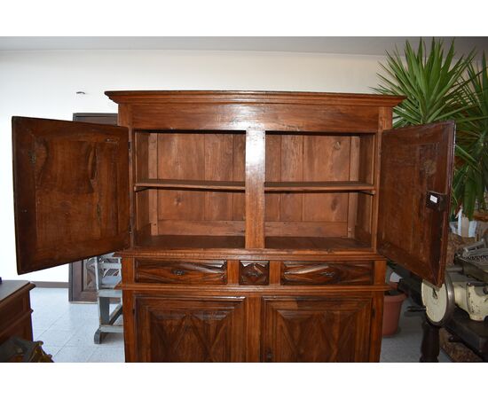 Credenza doppio corpo in noce