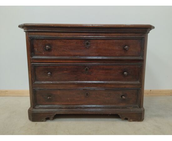 Lombard chest of drawers in walnut - chest of drawers - period 700 - XVIII century     