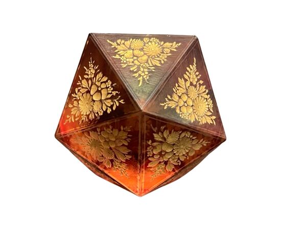 Fermacarte press papier in cristallo a forma geometrica con decoro floreale  dorato a bassorilievo.Boemia periodo biedermeier.