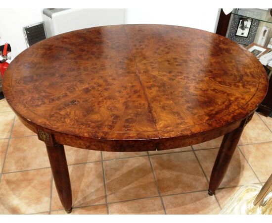 Napoleon III oval table in briar France 19th century.