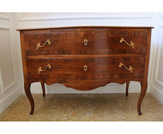 Louis XV chest of drawers     